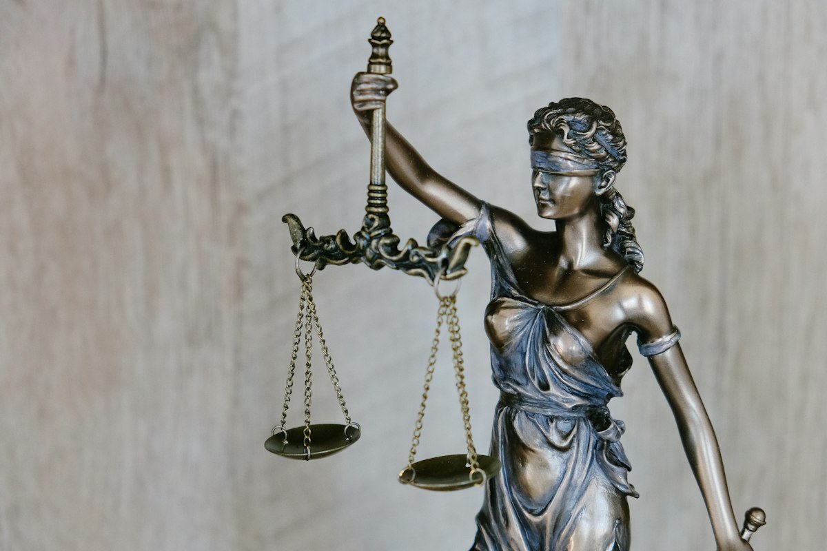 Breaking the Walled Gardens: How the EU Digital Markets Act and Global Antitrust Actions Are Forcing Platform Unbundling