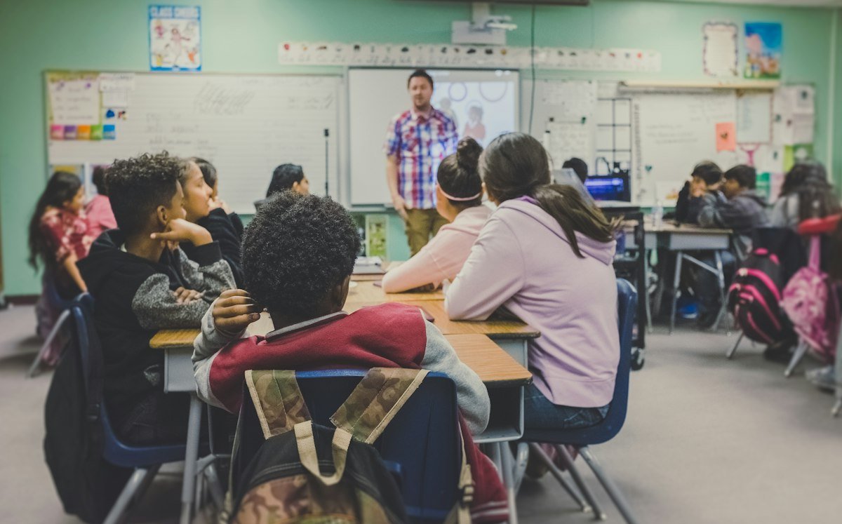 The Cognitive Cost of Automated Homework: Why Generative AI Tutors Risk Weakening Student Metacognition