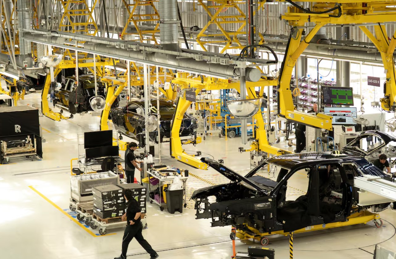 British Manufacturing Cost Pressures Surge As Output Growth Slows