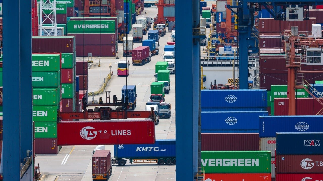 Strong AI demand prompts Hong Kong trade body to raise export growth forecast