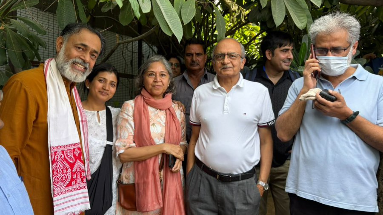 Yogendra Yadav, Prashant Bhushan, Neha Bora Detained Following Fast-Moving Developments