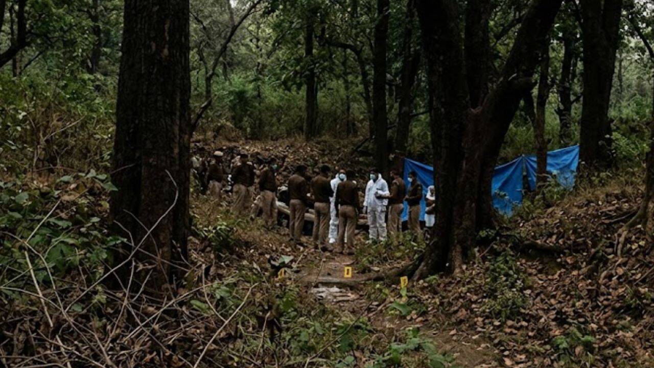 Man Beheads Minor Girlfriend in Forest, Dies in Crash While Fleeing