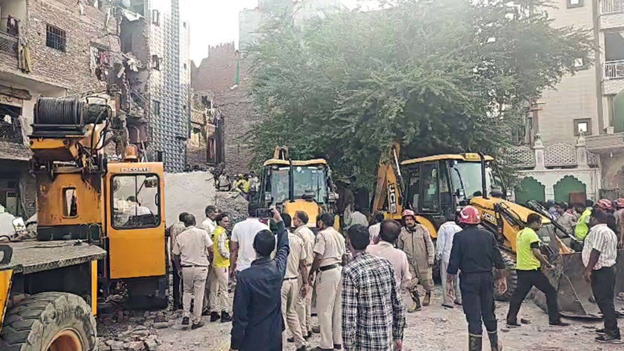 Cracks After Quake’: Pregnant Woman, 2 Kids Dead in Delhi Building Collapse