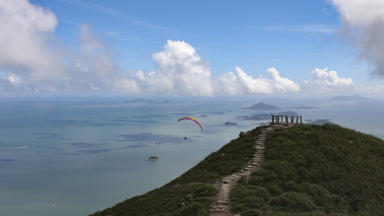 Man, 74, Lost Control of Paraglider in Strong Winds, Probe Into Fatal Crash Finds