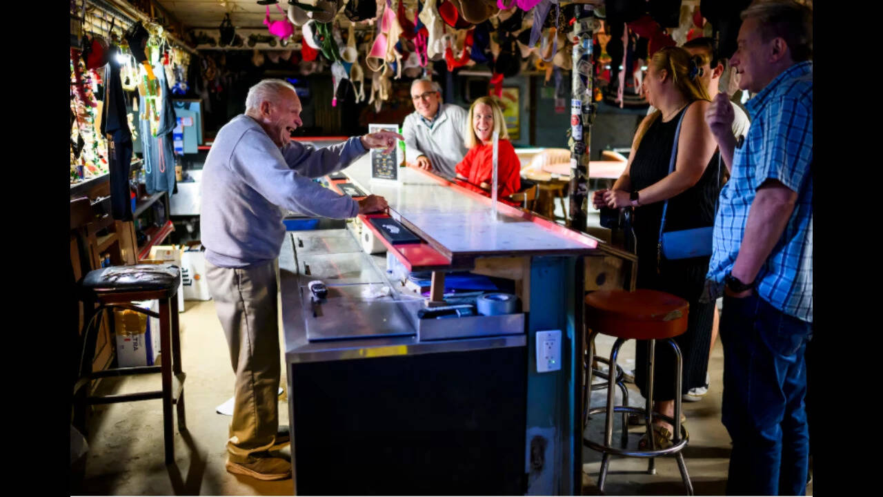 103-year-old WWII Veteran Still Tends Same Maryland Bar After 63 Years