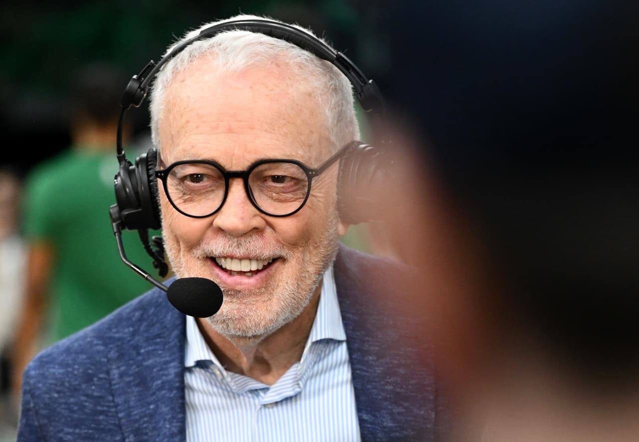 Corporate Strategy: Famed former Boston Celtics commentator lists sunny Boston penthouse for $1.5 million