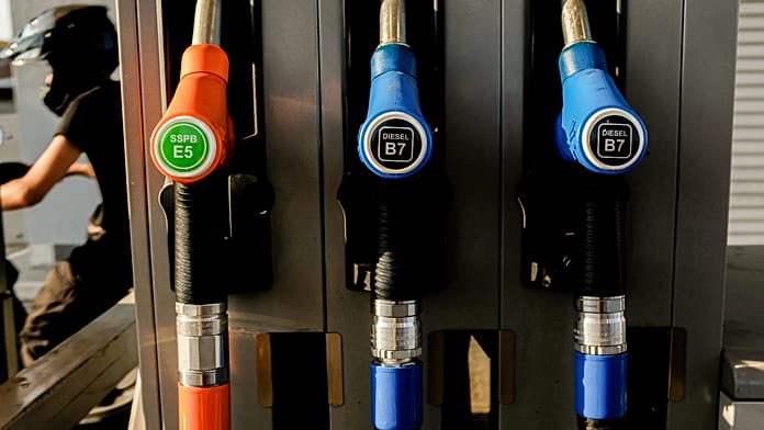 Fuel in Italy, Tax Cuts Expire: Diesel Prices Rise As Hauliers Threaten Strikes