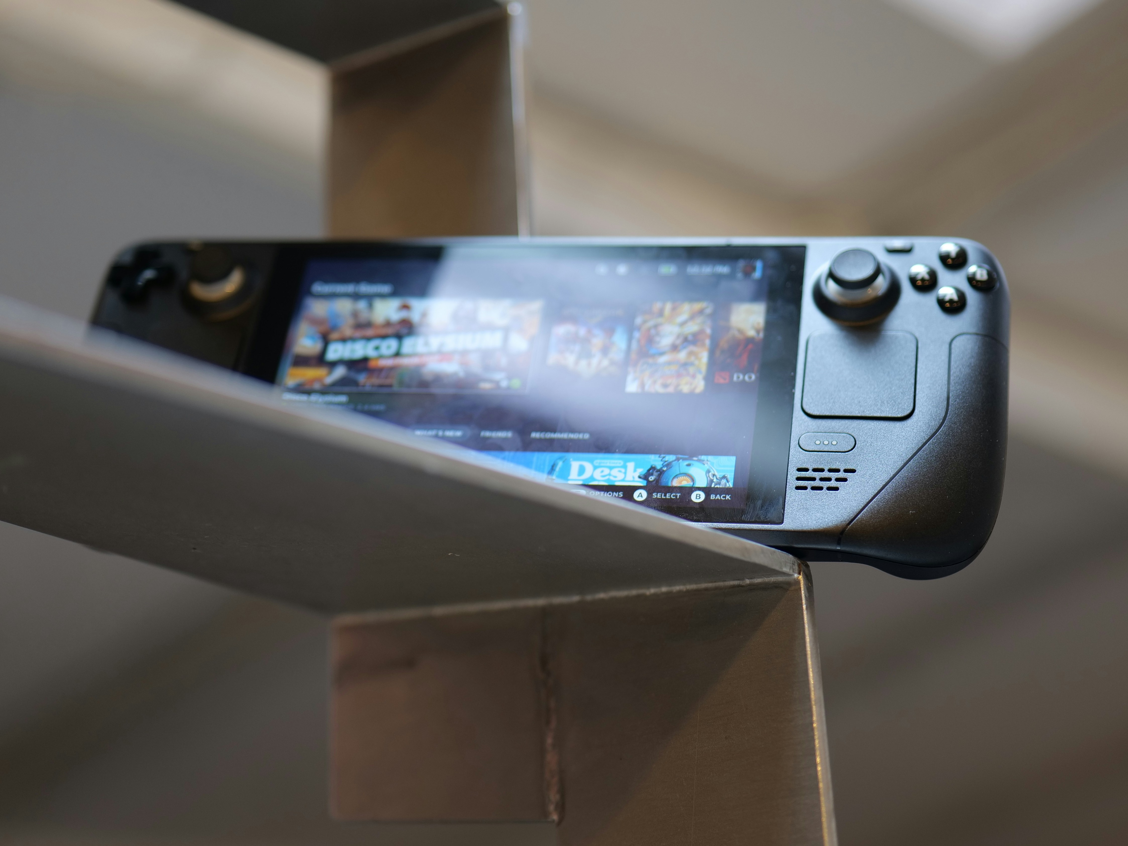 Leaker Thinks Steam Deck 2 Will "run Circles" Around Current Handheld Consoles