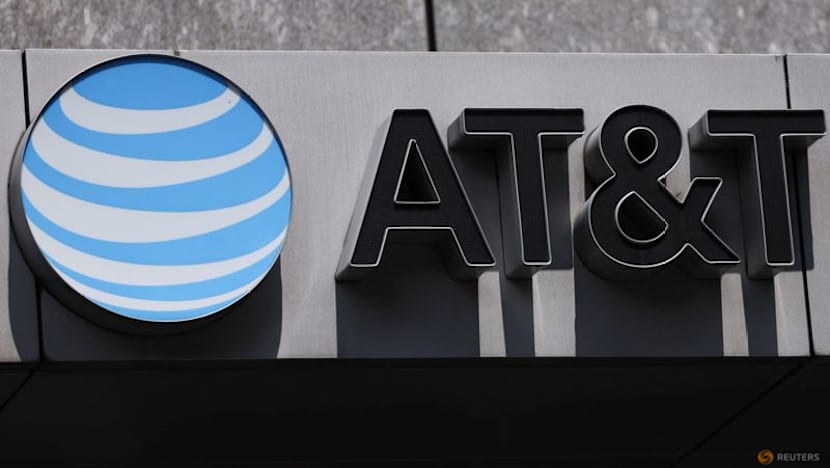Global Perspective: AT&T signs over $3 billion fiber deal with Corning as data demand surges
