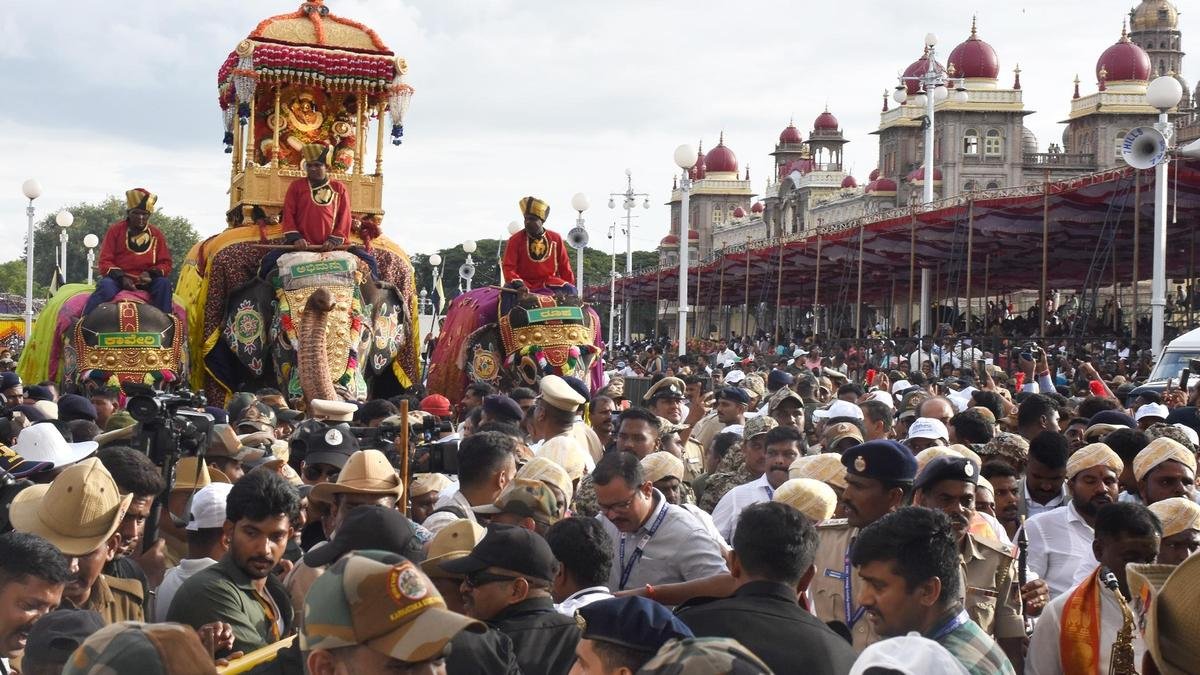 Travel operators seek one-month tax waiver for out-of-State tourist vehicles during Mysuru Dasara