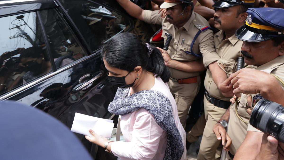 Kerala Anti-Corruption Bureau Files FIRs Against CM Pinarayi Vijayan in CMRL Pay-off Scandal