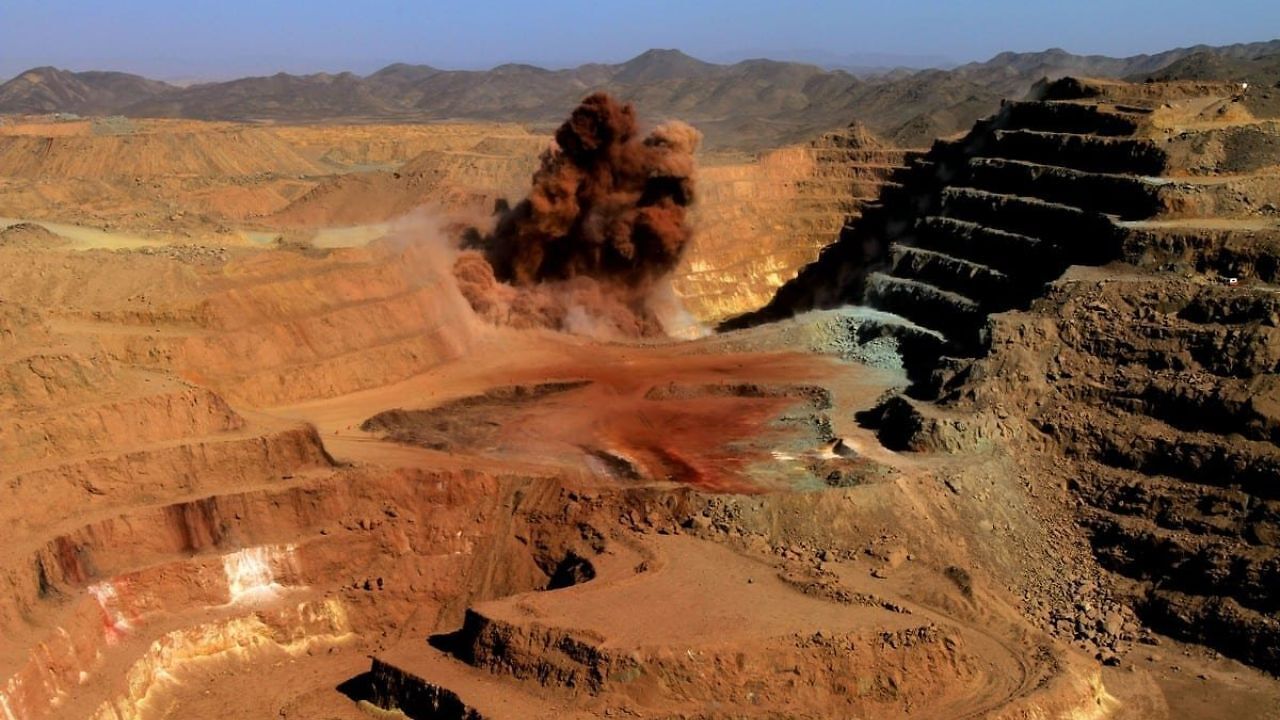 Deadly Gold Rush: 72 Killed in Airstrike Near Sudan-egypt Border