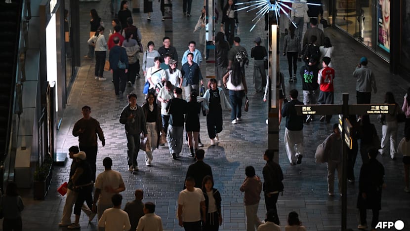China Golden Week Spending Per Trip Hits Four-year Low Amid Overseas Travel Jump
