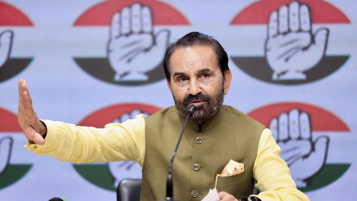 Congress Slams BJP for ‘wrecking’ Economy, Claims Foreign Investors Withdrew ₹4.03 Lakh Crore in 2026
