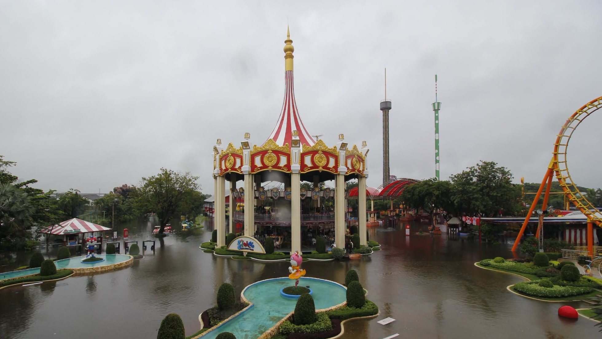 Siam Amazing Park Owner Weighs 10 Billion Baht Sale After Devastating Floods