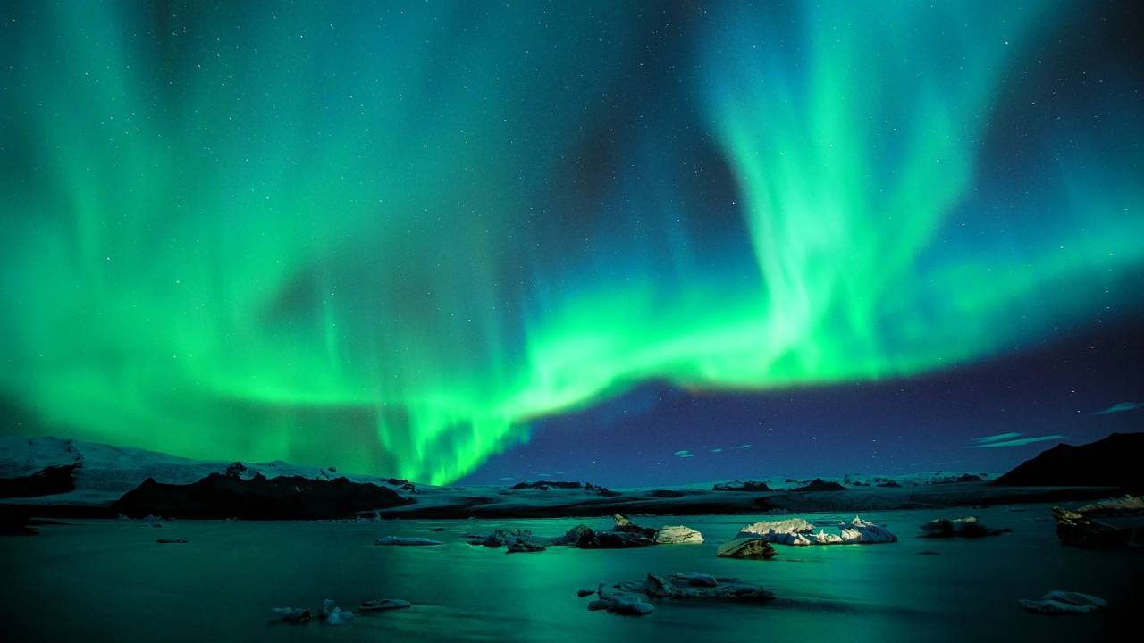 Northern Lights May Light Up US, Canada Tonight Amid G1-g2 Storm