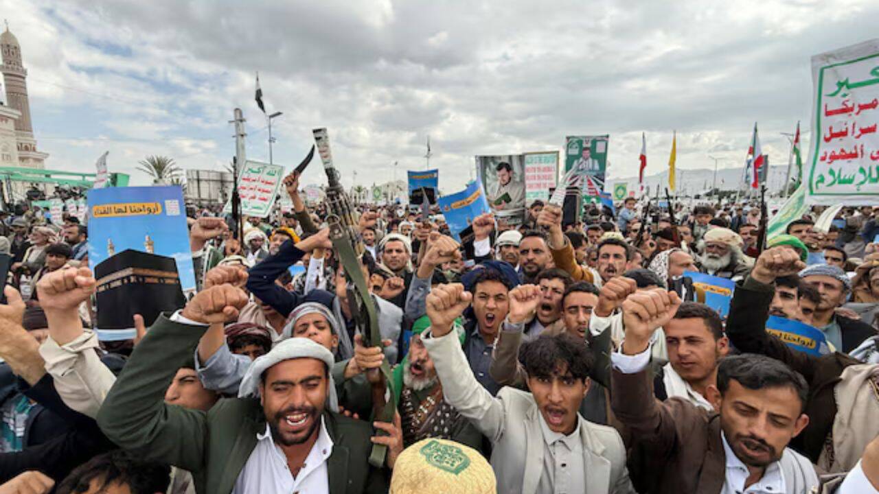 Enterprise Tech Shift: Saudi Arabia prepares for offensive against Houthis; Mecca pact allies still missing and the Scaling Frontier