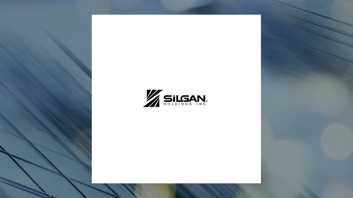 Silgan (NYSE:SLGN) Sets New 12-Month Low – What’s Next?