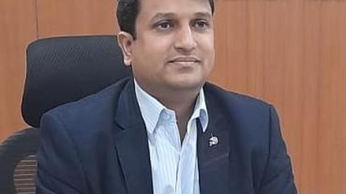 Developing Story: DC instructs officers to ensure smooth and transparent conduct of examinations for Land Surveyors and VAO