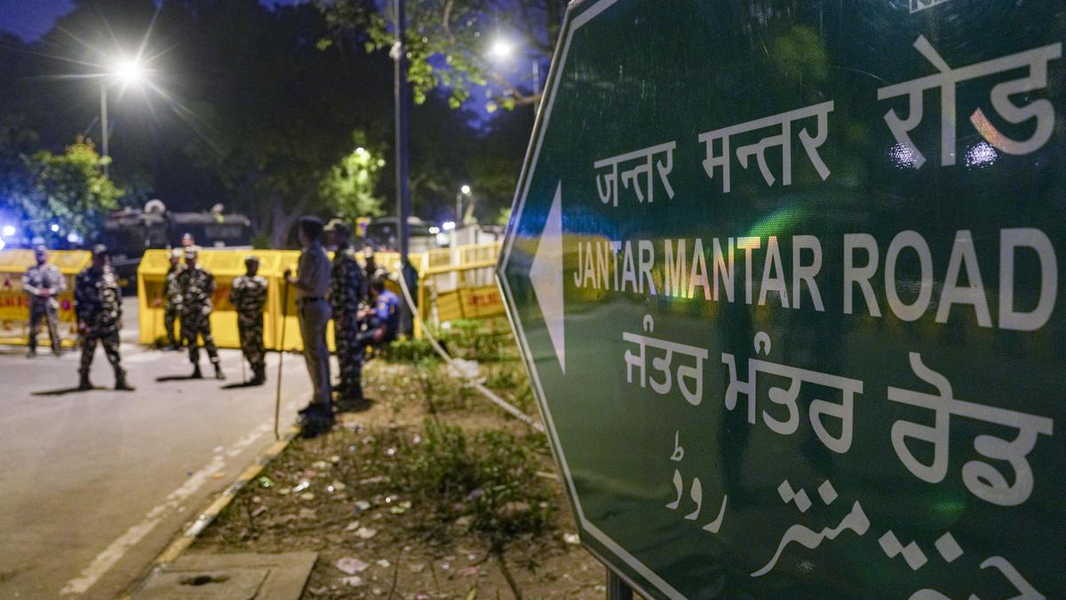 Delhi Police Block Mobile Internet at Eight Stadium-Turned-Detention Centres Ahead of Jantar Mantar Protests