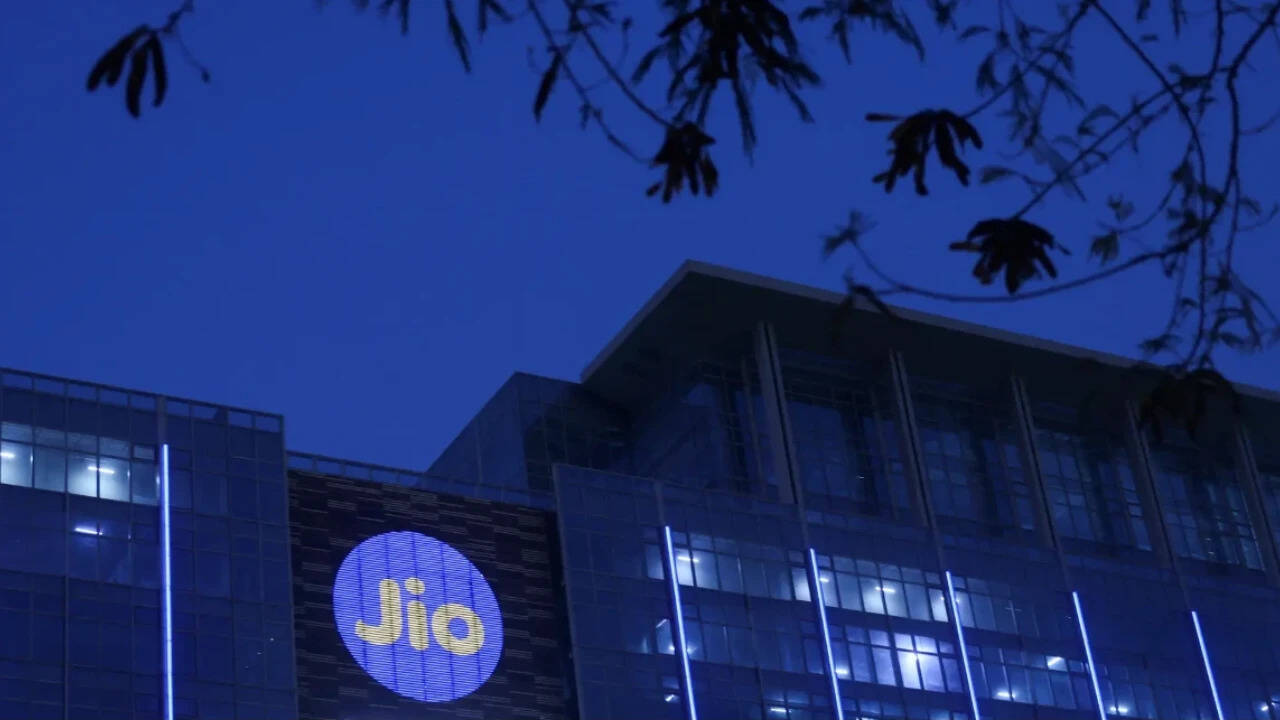 Jio Platforms IPO Likely by Oct-end; $3.8 Bn Issue, $143-146 Bn Company Valuation: Report