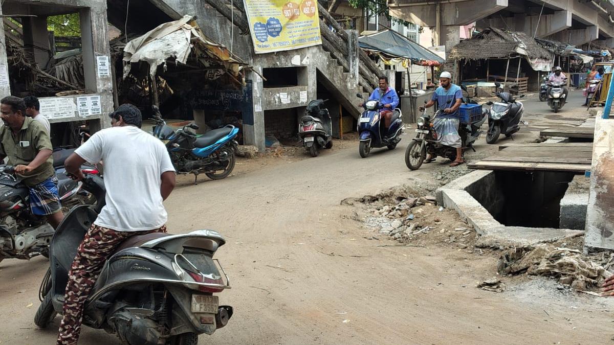 Western Suburbs Erupt: Residents Demand Immediate Regulation of Encroached Spaces Beneath Flyovers After 15 Years of Neglect