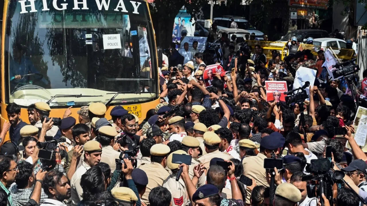 Developing Story: Journalists must be allowed to work freely’: Press Club over Jantar Mantar police action