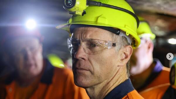 Chris Minns Meets Workers at the State's Largest Coal Mining Project