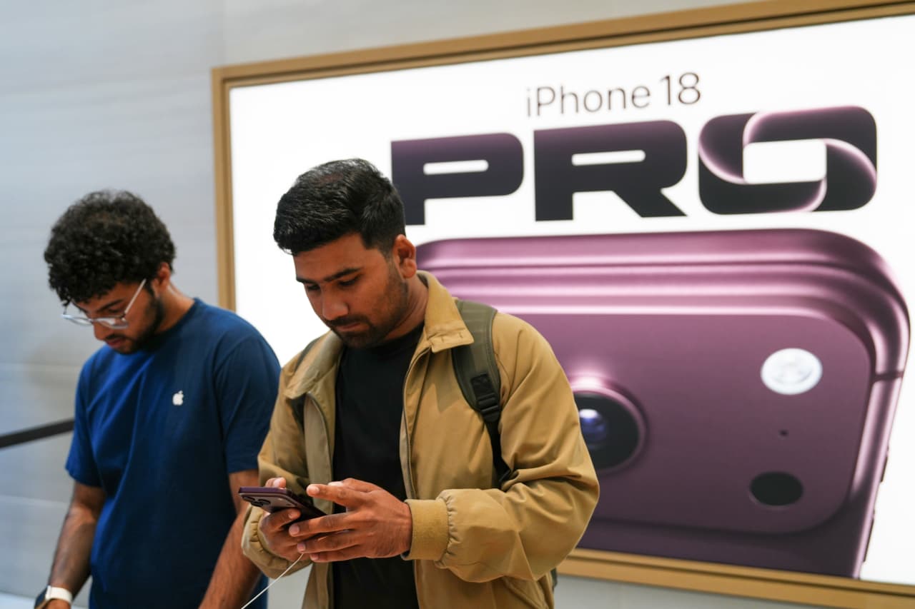 Is iPhone 18 Demand Cooling Off? Here’s How Deep Apple Reportedly Is Cutting Component Orders