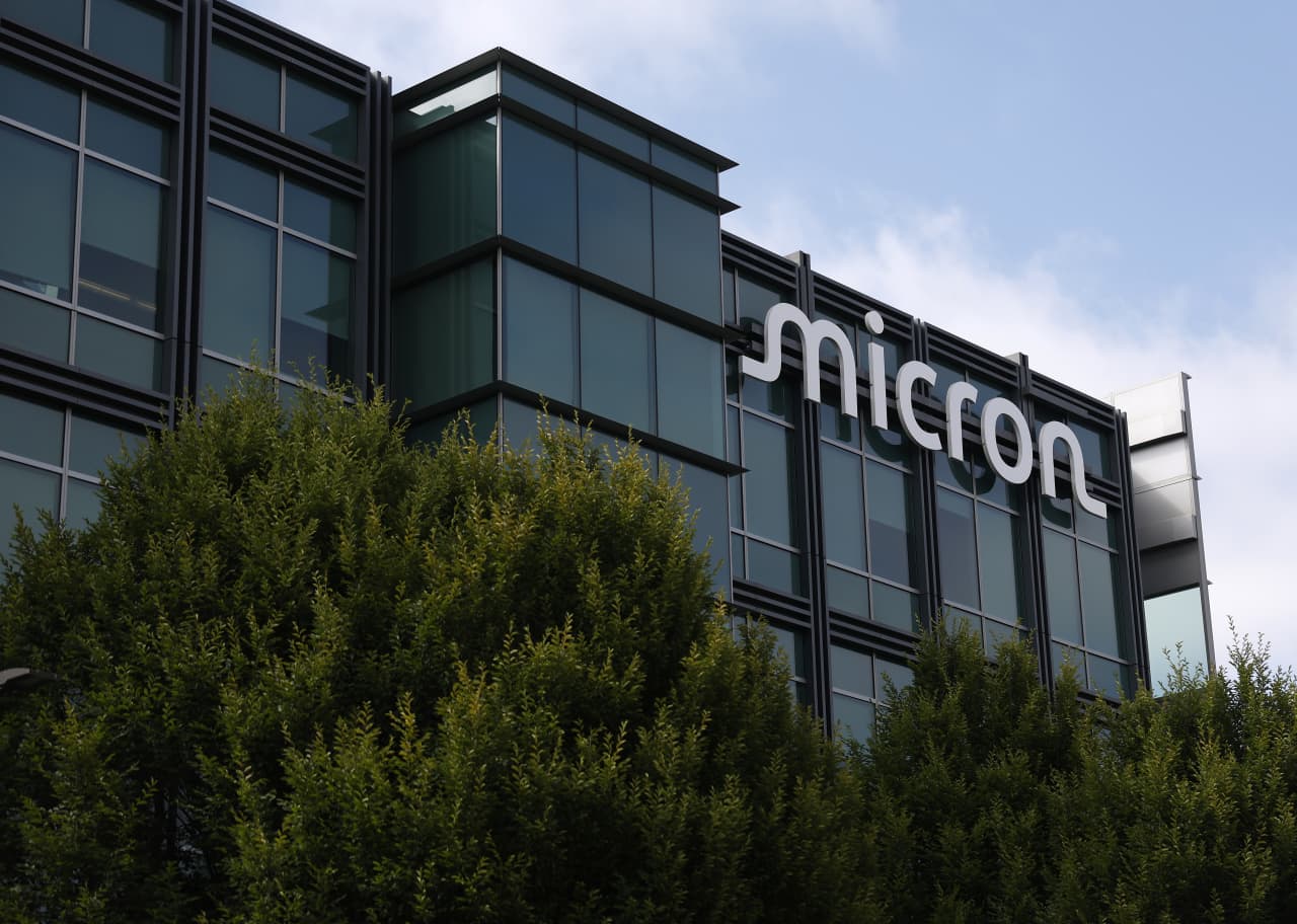 Corporate Strategy: Why Micron’s big earnings report isn’t lifting the stock