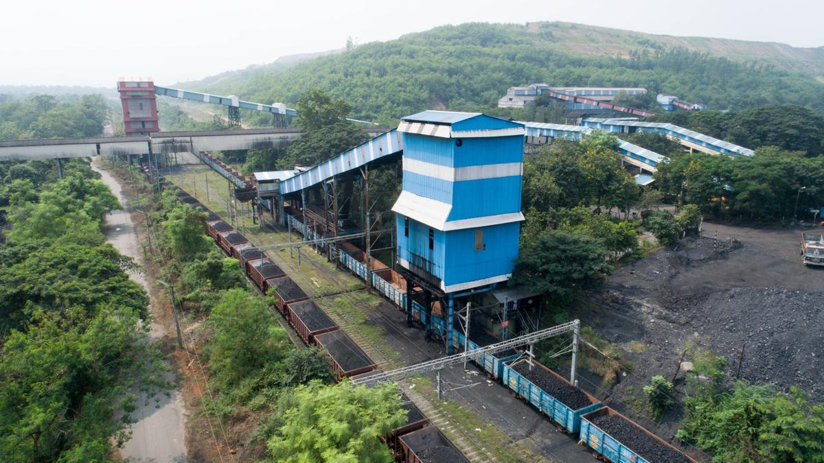 Global Perspective: SCCL registers growth in coal transportation, prioritises Telangana power plants