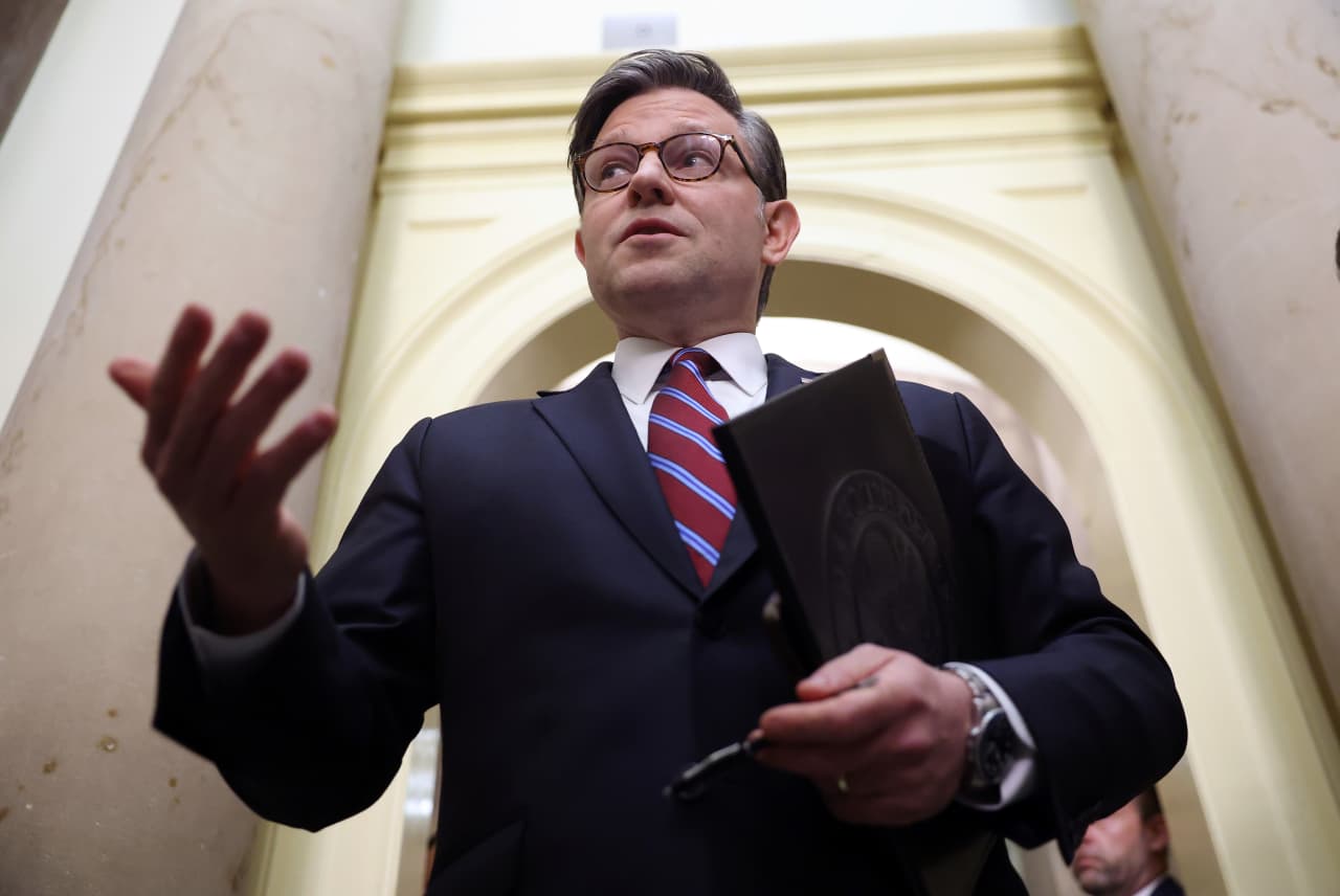 Policy in Focus: Republicans sabotaged their own bill to prevent people in Congress from trading stocks. Why? and Its Wider Institutional Repercussions