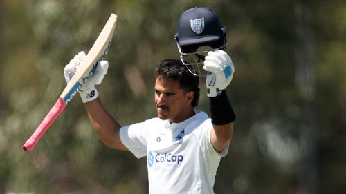 Davies Hits 'flow State' in Remarkable Double Ton Amid Shifting Economic Pressures