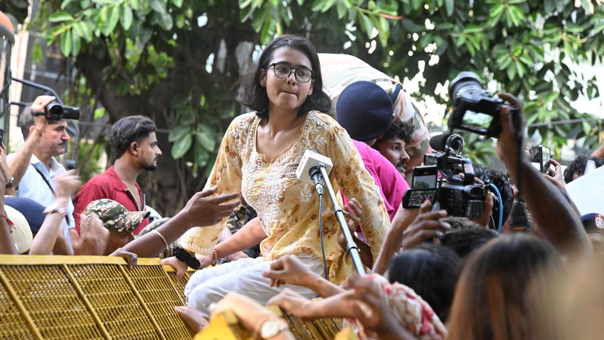 500 Detained in Delhi on Day 3 of Protests Seeking Cec’s Exit; Thackerays Lead Mumbai March