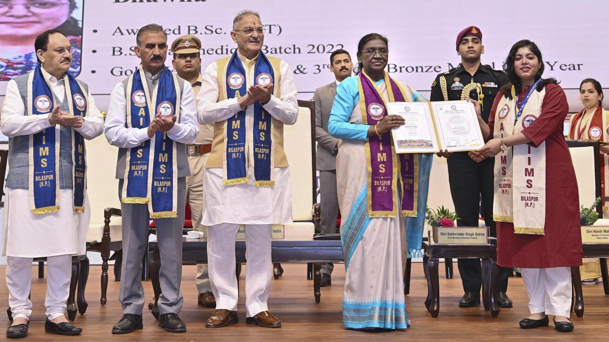 President Murmu Urges Doctors to Embrace Sensitivity and Compassion at AIIMS Bilaspur Convocation