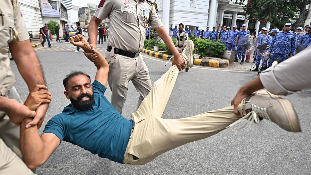 Delhi Erupts: Protests Defy Security Crackdown, Police Chase and Detain Demonstrators