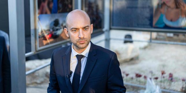 France Rejects 'poison' of Antisemitism, Foreign Minister Says in Israel