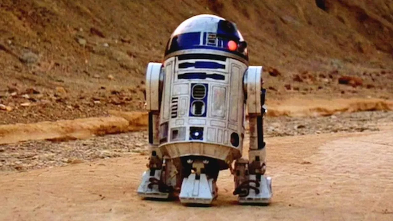 This R2-d2 Figure Has One of the Most Unique Factory Errors I've Ever Seen. I'm Jealous.