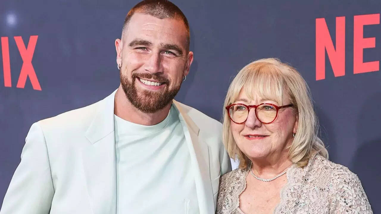 Travis Kelce’s Mom Donna Kelce Helps Raise $4,100 for Students’ Lunch Debt