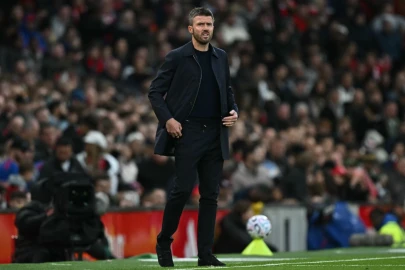 Carrick Demands More 'streetwise' Man Utd After Spurs Setback