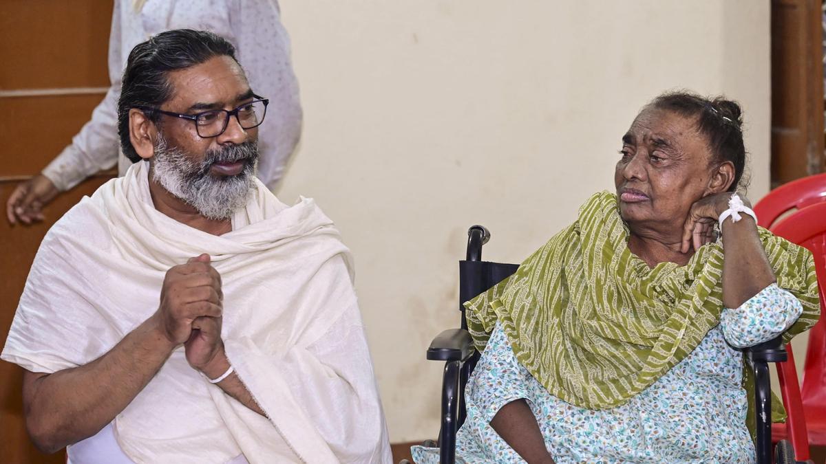Jharkhand CM Hemant Soren’s Mother Roopi Soren Dies Following Fast-Moving Developments