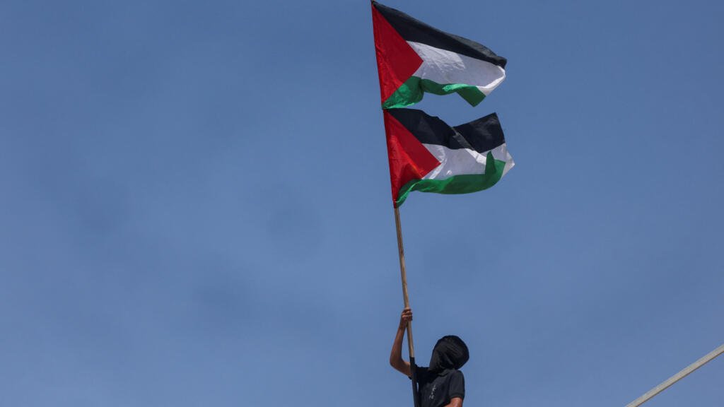 Middle East: Palestinians plan first local elections in 20 years