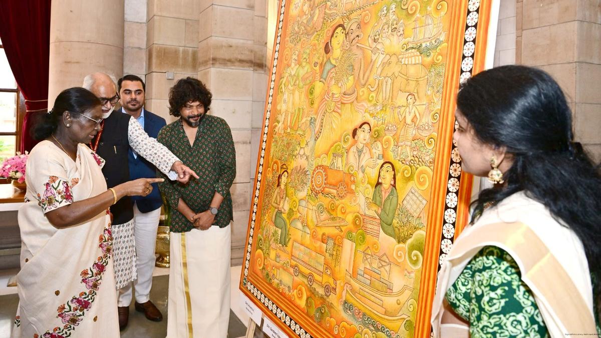 Kerala Muralist Basanth Peringode Takes Art to Rashtrapati Bhavan