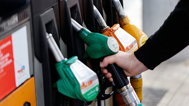 France To Unveils 10 Mln Barrels of Diesel from Strategic Reserves in Major Strategic Push