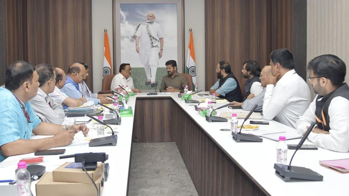 Revanth Reddy Presses Centre for Tummidihatti Barrage at 152m FRL, Urges MoJS to Convince Maharashtra