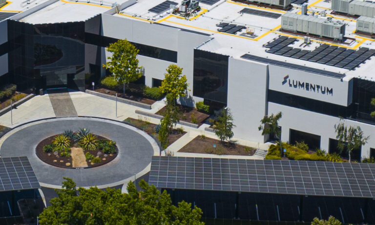 Why Lumentum Jumped Nearly 10% While Corning Barely Moved. Is the AI Optics Trade Splitting Apart Has Sparked Heated Debate