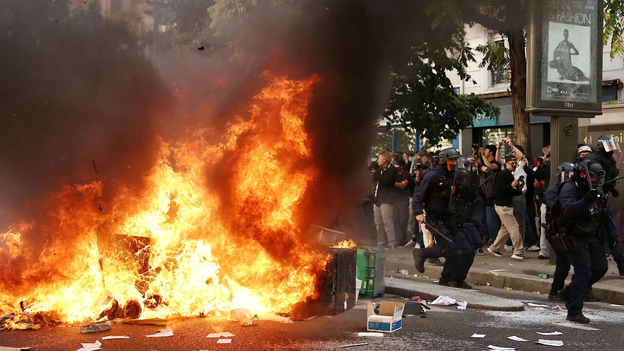 Stun Grenades, Severed Hand: France's Student Protests Put Police Under Scrutiny
