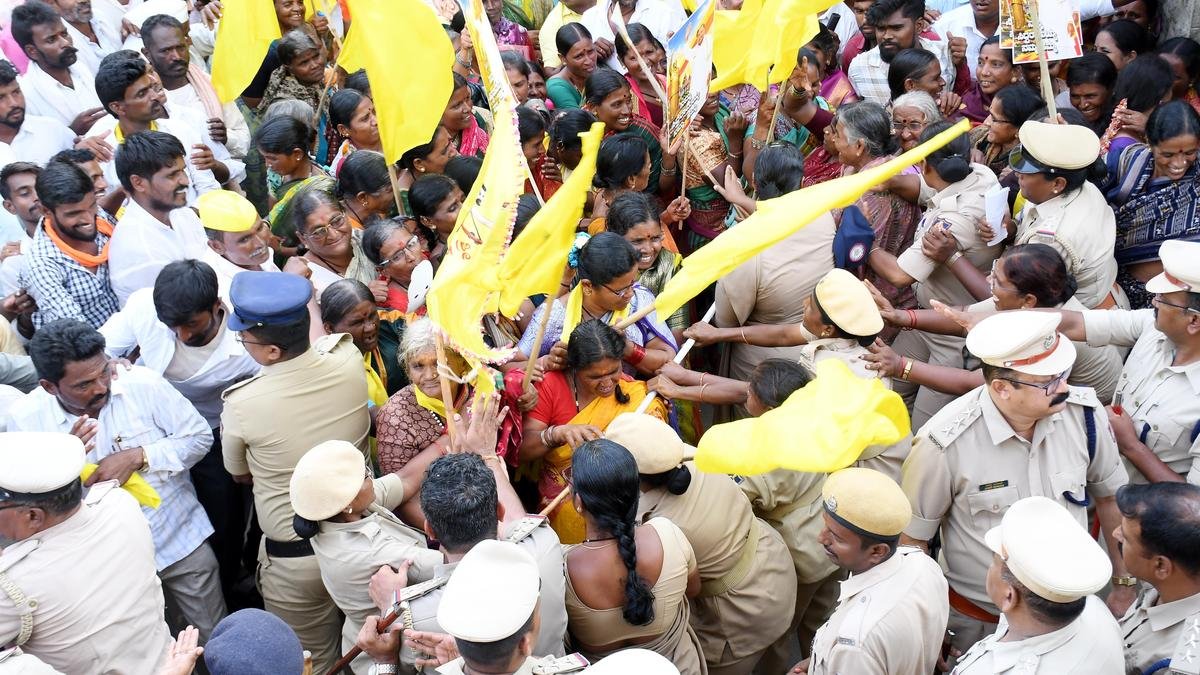 Enterprise Tech Shift: Kuruba community protests removal of Siddaramaiah statue in Kalaburagi and the Scaling Frontier