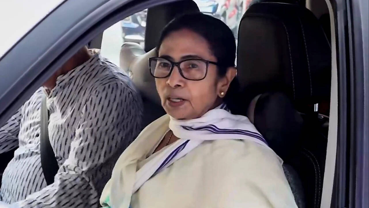 Mamata Banerjee’s Delhi Arrival Fuels Buzz Over INDIA Bloc Meet With President