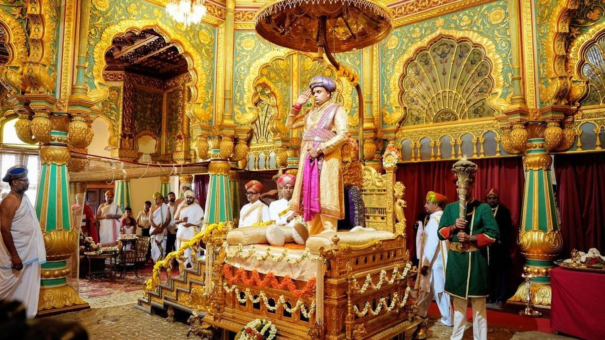 Yaduveer Ascends Golden Throne As Royal Navaratri Begins